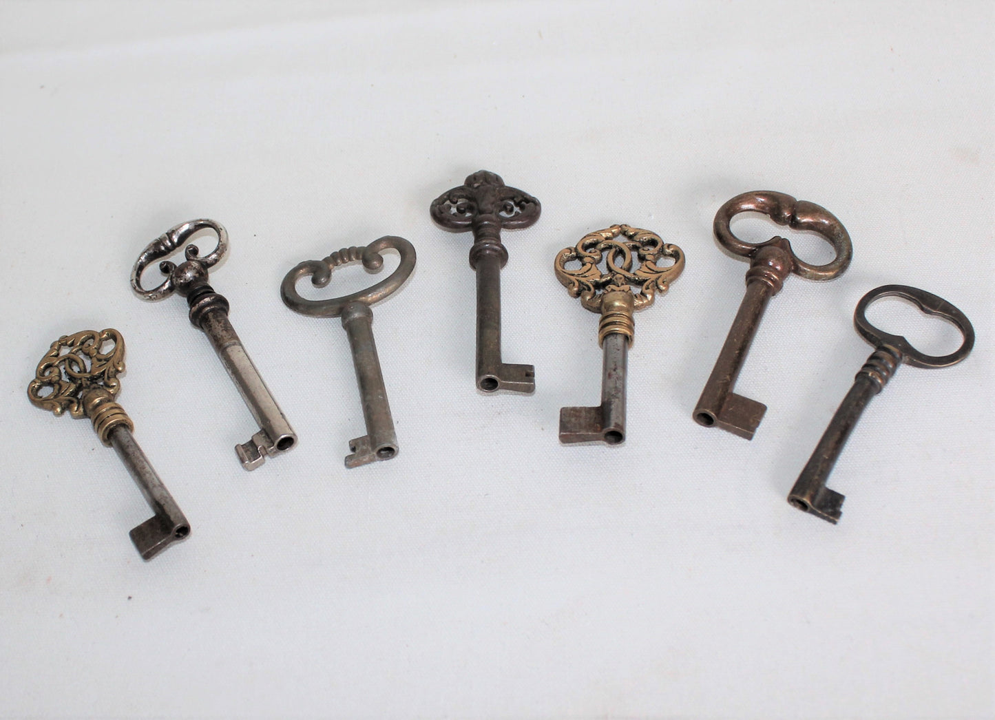 Vintage Keys, set of 7