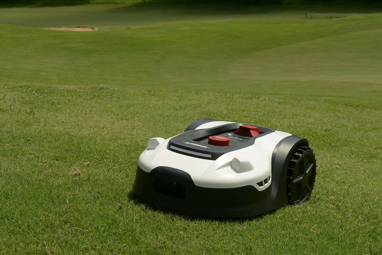 Sunseeker L22 1/3 acre Robotic Mower without GPS