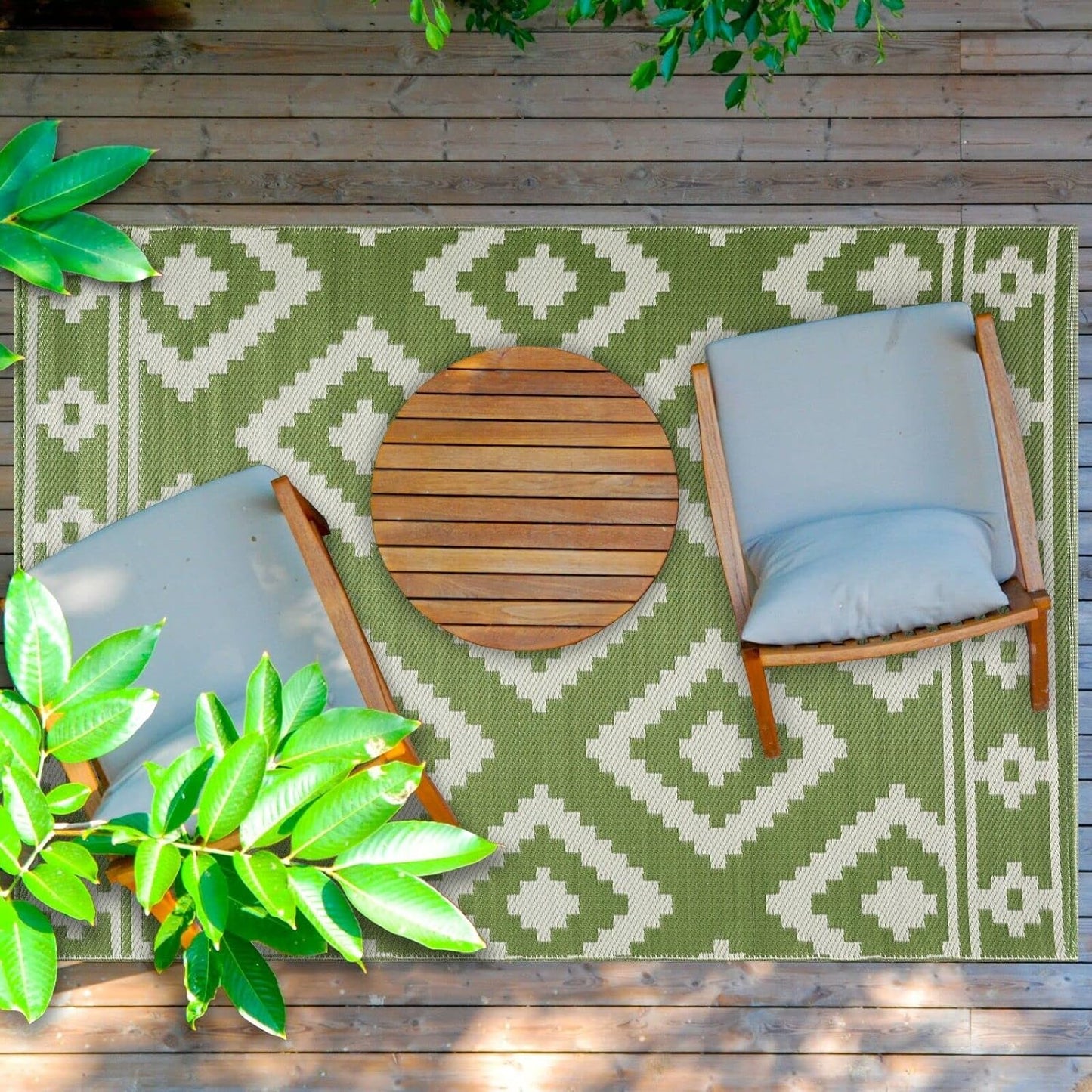 Playa Outdoor Rug - Crease-Free Recycled Plastic Floor Mat for Patio, Camping, Beach, Balcony, Porch, Deck - Weather, Water, Stain, Lightweight, Fade and UV Resistant - Milan- Green & Creme