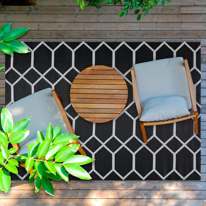 Playa Outdoor Rug - Crease-Free Recycled Plastic Floor Mat for Patio, Camping, Beach, Balcony, Porch, Deck - Weather, Water, Stain, Lightweight, Fade and UV Resistant - Miami- Black & White