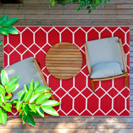 Playa Outdoor Rug - Crease-Free Recycled Plastic Floor Mat for Patio, Camping, Beach, Balcony, Porch, Deck - Weather, Water, Stain, Lightweight, Fade and UV Resistant - Miami- Red & White