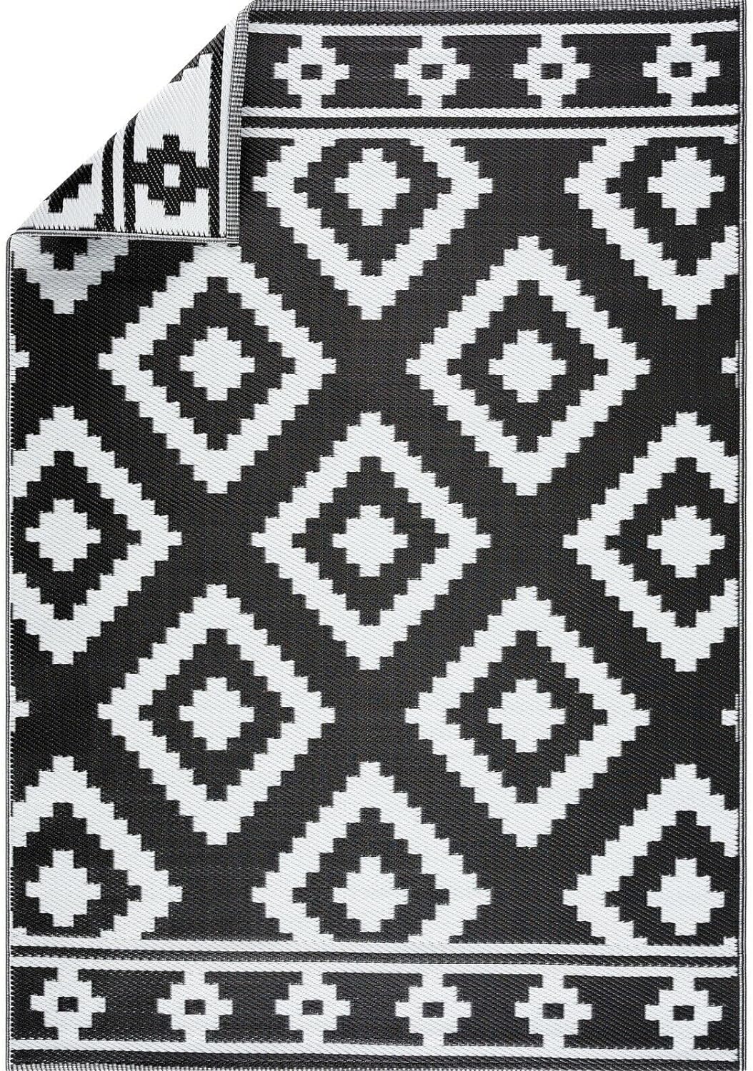 Playa Outdoor Rug - Crease-Free Recycled Plastic Floor Mat for Patio, Camping, Beach, Balcony, Porch, Deck - Weather, Water, Stain, Lightweight, Fade and UV Resistant - Milan- Black & White