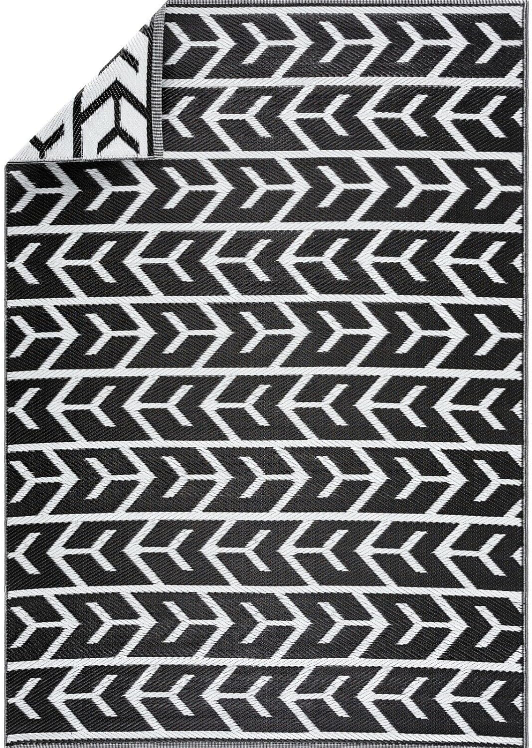 Playa Outdoor Rug - Crease-Free Recycled Plastic Floor Mat for Patio, Camping, Beach, Balcony, Porch, Deck - Weather, Water, Stain, Lightweight, Fade and UV Resistant - Amsterdam- Black & White