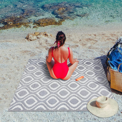 Playa Outdoor Rug - Crease-Free Recycled Plastic Floor Mat for Patio, Camping, Beach, Balcony, Porch, Deck - Weather, Water, Stain, Lightweight, Fade and UV Resistant - Venice- Gray & White