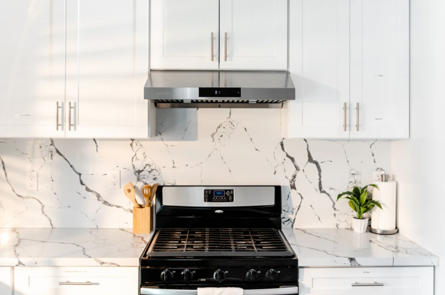 30 Inch Under Cabinet Versatile Vent Range Hood with Stainless Steel Filters in Stainless Steel